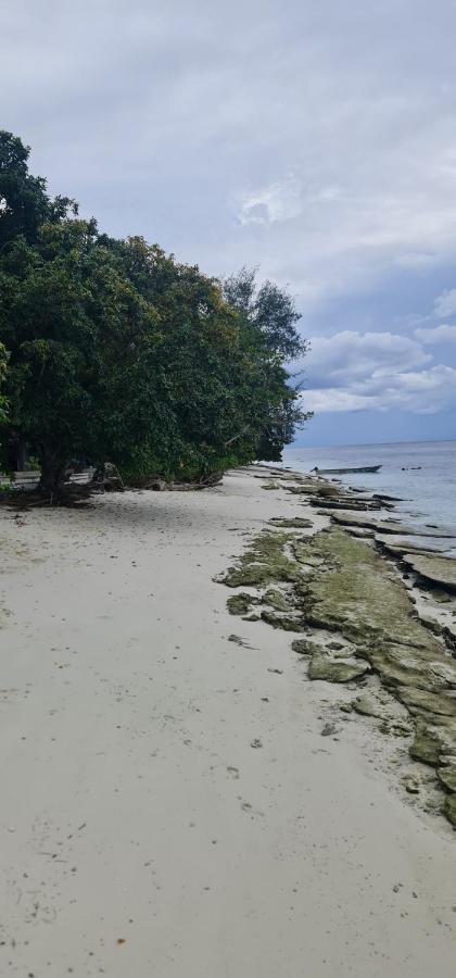 Amoryg Resort And Dive Raja Ampat Pulau Mansuar Exterior photo